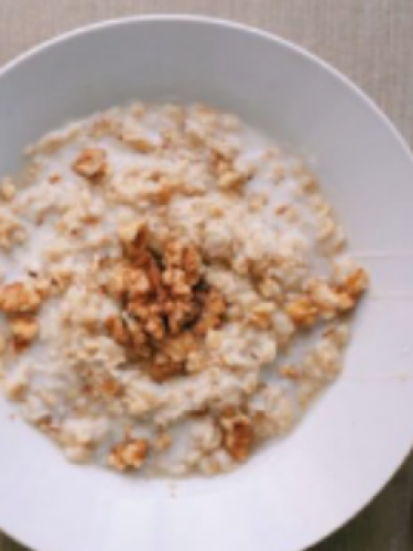 Овсяная каша с орехами