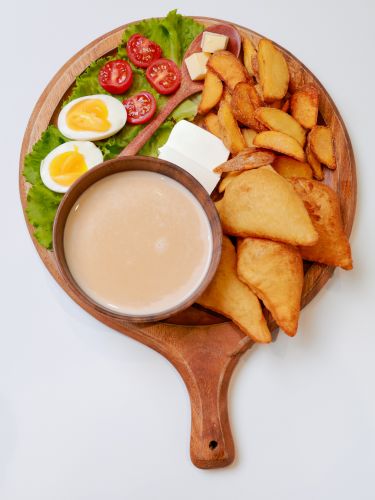 Горский завтрак (горячие пышки, калмыцкий чай, картофель по
